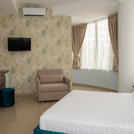 Alv Rent Rooms فلورا المظهر الخارجي الصورة