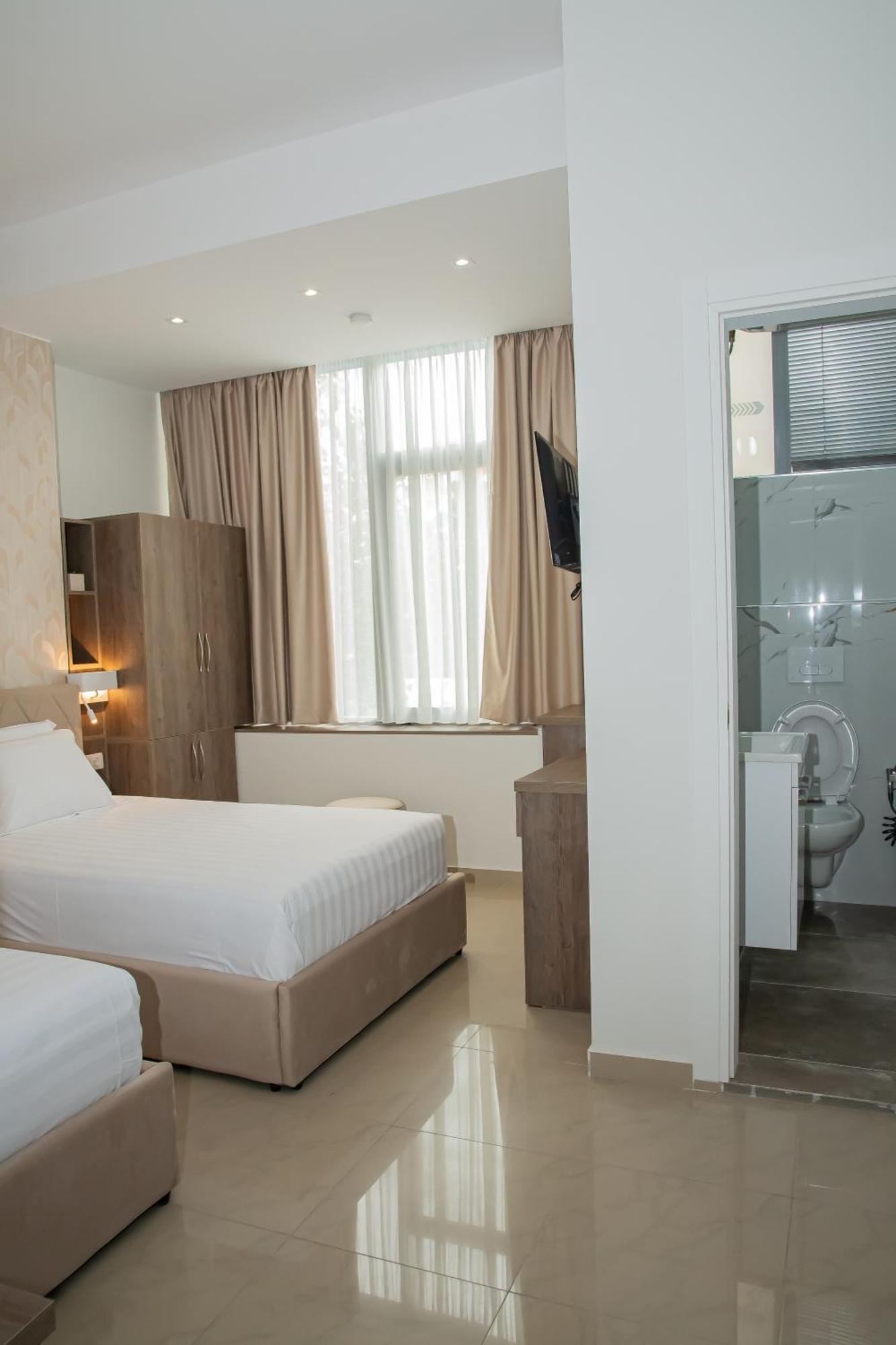 Alv Rent Rooms فلورا المظهر الخارجي الصورة