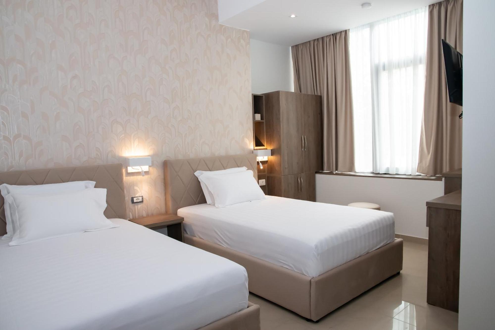 Alv Rent Rooms فلورا المظهر الخارجي الصورة