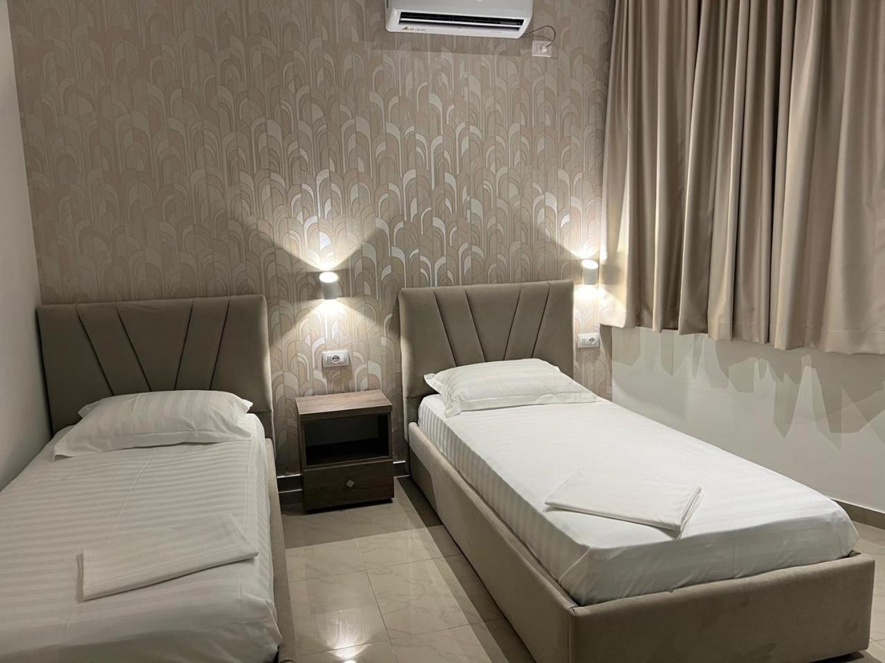 Alv Rent Rooms فلورا المظهر الخارجي الصورة