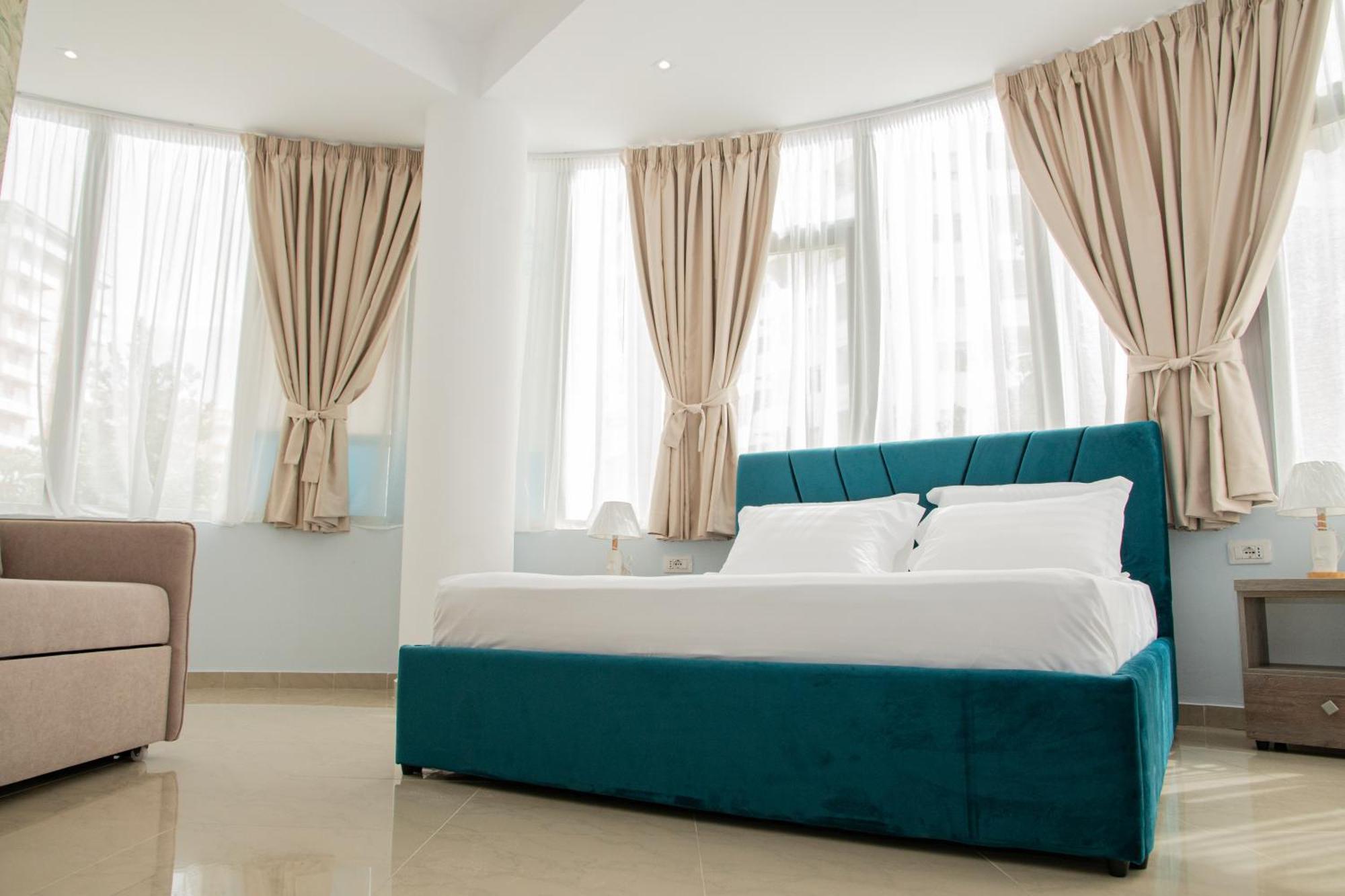 Alv Rent Rooms فلورا المظهر الخارجي الصورة