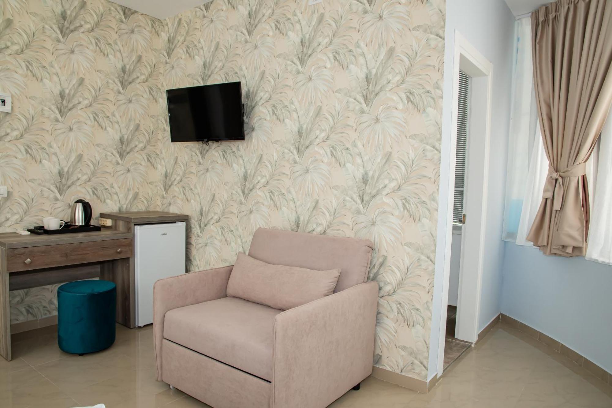 Alv Rent Rooms فلورا المظهر الخارجي الصورة
