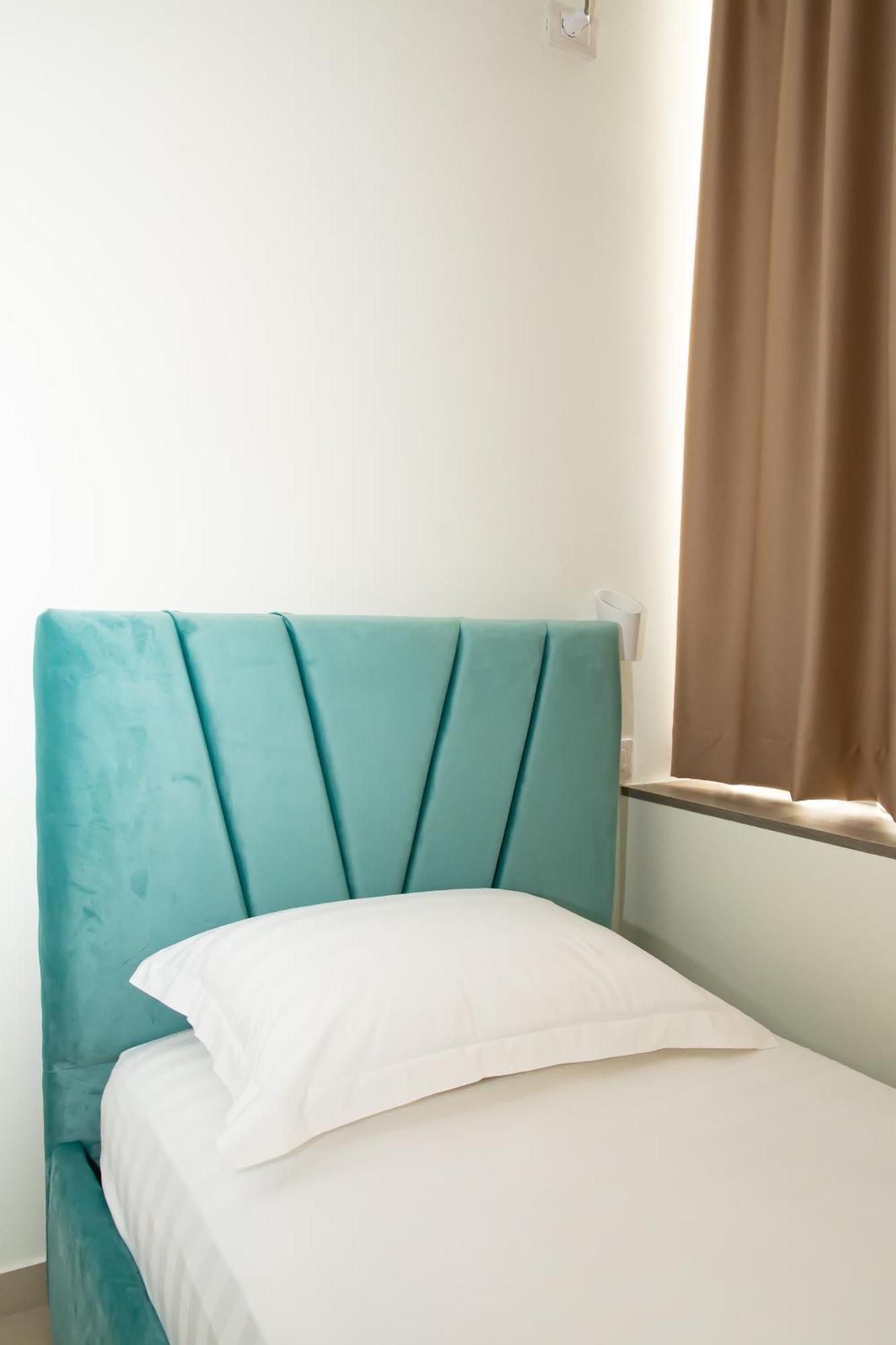 Alv Rent Rooms فلورا المظهر الخارجي الصورة